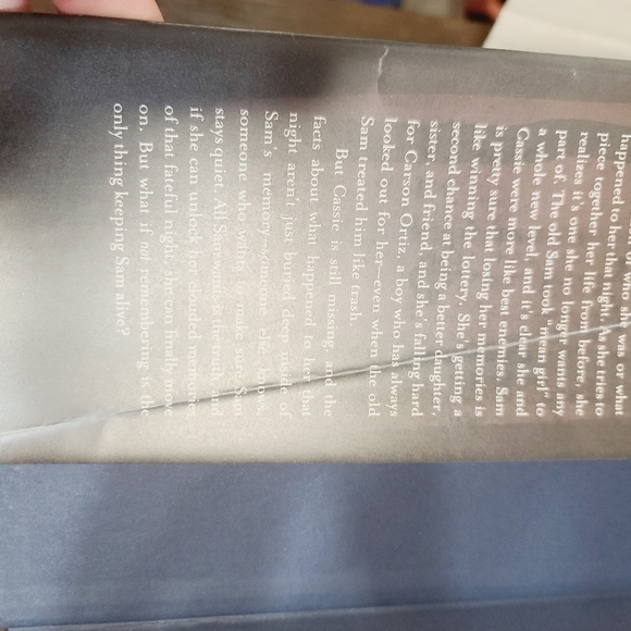 Don't Look Back by Jennifer L. Armentrout Hardcover Book - Picture 8 of 11